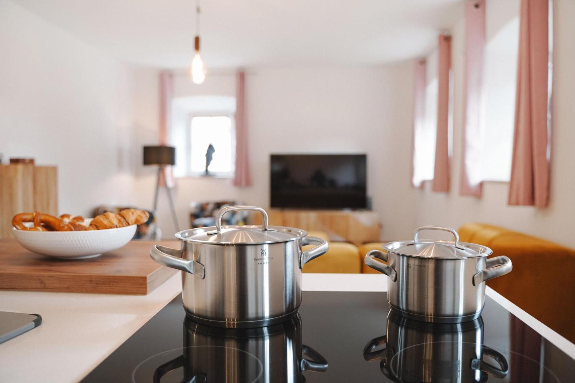 Black Horse Family Apartment - Barrierearm - Pfotenglueck - Familienzeit By Loewenherz Homes Stephanskirchen ภายนอก รูปภาพ